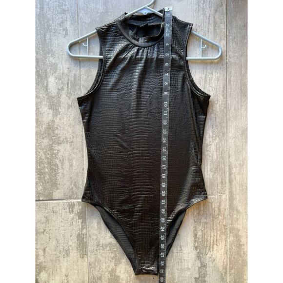 Black Crocodile Embossed Tank Sleeveless Stretch Sexy Bodysuit NEW Mock Neck M 6 - Picture 5 of 10